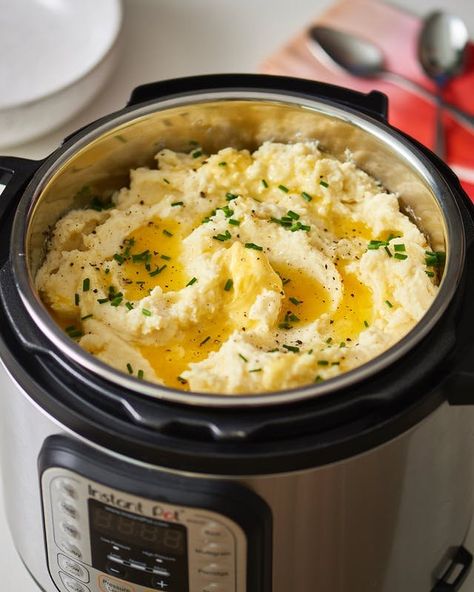 Instant Pot Mashed Potatoes | Kitchn Mashed Potatoes In Instant Pot, Potatoes In Instant Pot, Multi Cooker Recipes, Toast Pizza, Instant Mashed Potatoes, Mashed Potato Recipes, Electric Pressure Cooker, Potato Side Dishes, Instant Pot Dinner Recipes