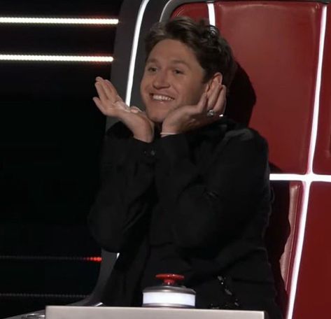 Niall Horan The Voice 2023, Niall Horan Being Cute, Niall The Voice, Niall Horan Smiling, Niall Horan The Voice, Niall Hora, Irish Pizza, Niall One Direction, Niall Horan Concert