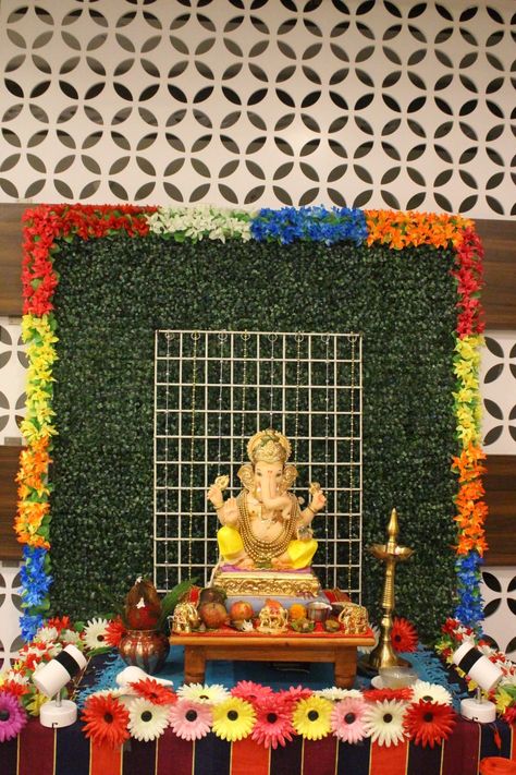 Back Drop For Ganesh Chaturthi, गणपती डेकोरेशन At Home, Ganpati At Home, Ganapathi Decoration, Krishna Decoration, Bappa Decoration, Flower Decoration For Ganpati, Ganesha Murti, Ganesh Decoration