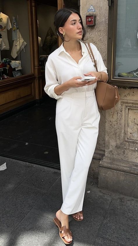 Elegant Classy Outfits, Summer Office Outfits, Style Désinvolte Chic, Chic Business Casual, Cute Work Outfits, High Waisted Dress Pants, Professional Outfits Women, Business Outfits Women, Business Casual Outfits For Women