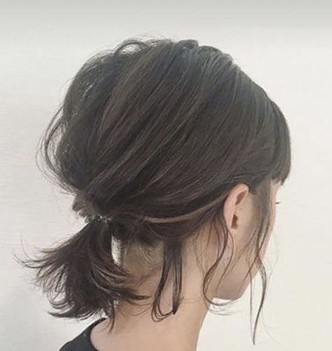 Bob Updo Hairstyles, Updos For Short Hair, Bob Hairstyles For Thick, Bob Hairstyles With Bangs, Short Hair Trends, Messy Short Hair, Short Hair Balayage, Penteado Cabelo Curto, Short Hair Updo