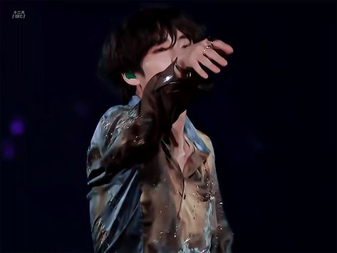 Hand Gif, Mma 2019, Taehyung Gifs, Taehyung Gif, V Gif, Bts V Photos, Taehyung Fanart, 15 December, Dancing Gif