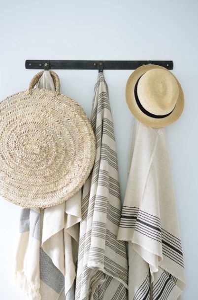 Towel Bathroom Ideas, Turkish Towels Bathroom, Blanket Photography, Deco Marine, Towels Bathroom, Turkish Towels, Coastal Decor, Summer House, Interior Inspiration