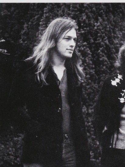 Gorgeous David! David Gilmour 70s, David Gilmour Guitar, Dave Gilmour, Pink Floyd Comfortably Numb, David Gilmour Pink Floyd, Pink Floyd Fan, Comfortably Numb, Richard Williams, King Crimson