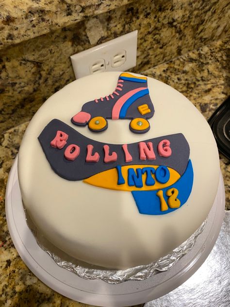 Rollerskate Birthday Cake, Rollerblade Cake Ideas, Roller Skating Birthday Cakes, Neon Roller Skate Cake, 30th Birthday Roller Skating, Roller Skate Cake, Cake Favors, 12th Birthday Cake, 40th Birthday Decorations