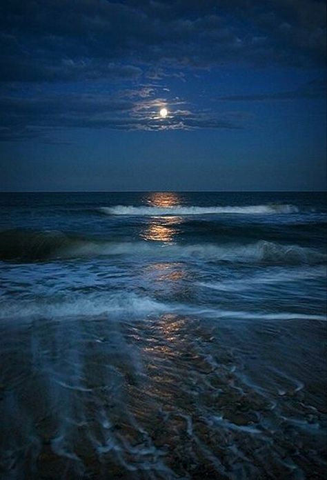 Walberswick Suffolk, The Ocean At Night, Ocean Sunsets, The Moon Tonight, Coastal Scenery, Beach Nights, Suffolk England, Ocean At Night, Moonlit Night