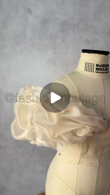 Organza Sleeves Design, Draping Techniques, Dramatic Sleeves, Organza Sleeves, Instagram Tutorial, Couture Sewing Techniques, Couture Sewing, Applique Dress, Sewing Techniques