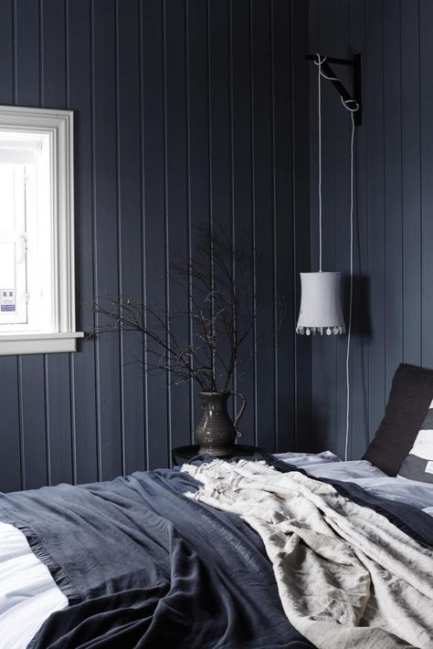 Luxury Bedroom Ideas Modern, Dark Gray Bedroom, Paneled Walls, Black Cottage, Interior Window Shutters, Warm Interior, Grey Bedroom, Cottage Bedroom, Gray Bedroom