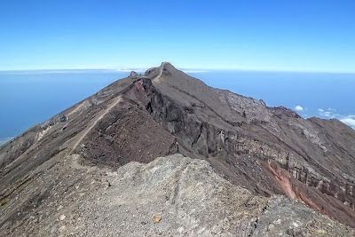 Gunung Agung, Gunung Keramat Pulau Bali | Catatan Pendaki Gunung Travel Bucket List, Travel Bucket, Volcano, Mount Rainier, Mount Everest, Bucket List, Bali, Indonesia, Natural Landmarks