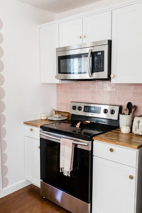 Blush Backsplash Kitchen, Pink Subway Tile Kitchen, White Kitchen With Pink Backsplash, Light Pink Backsplash Kitchen, Pink Tiled Kitchen, Pink Wall Kitchen, Kitchen Pink Tiles, Pink Tile Kitchen, Pink Tiles Kitchen