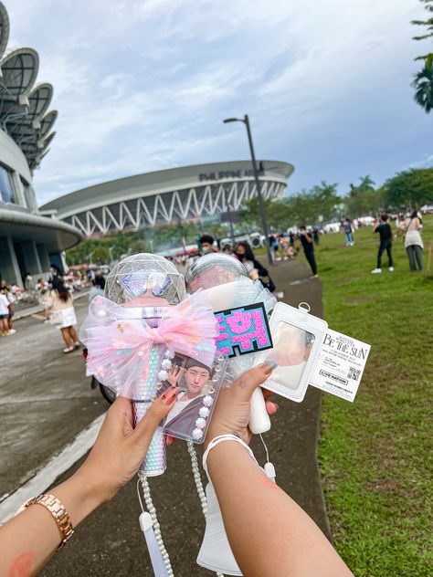 seventeen svt be the sun bets concert kpop lighstick caratbong Kpop Concert Aesthetic Seventeen, Seventeen Concert Ticket, Concert Kpop Aesthetic, Svt Concert Aesthetic, Concert Outfit Seventeen, Carat Outfit Concert, Seventeen Concert Aesthetic, Kpop Concert Outfit Ideas Seventeen, Seventeen Outfits Concert