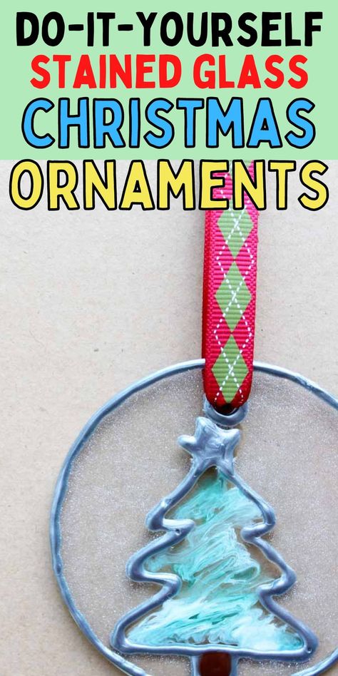 DIY stained glass ornament. FUN DIY holiday ornament. How to make a Christmas ornament. Diy Glass Ornament Ideas, Diy Stained Glass Ornaments, Make A Christmas Ornament, Glass Ornaments Diy, Stained Glass Christmas Ornament, Diy Staining, Glass Diy, Country Chic Cottage, Making Stained Glass