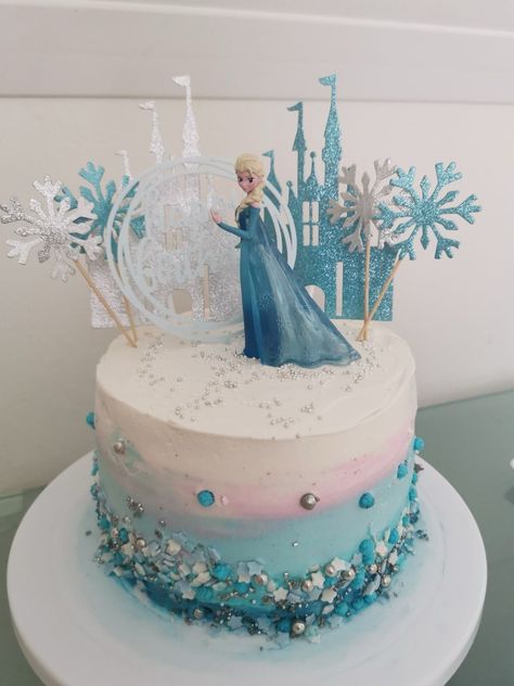 Frozen 1st Birthday Cake, Elsa Frozen Cake Birthdays, Frozen Sheet Cake Ideas, Frozen Cakes Birthday, Frozen Cakes For Girls Birthday, Birthday Cake Frozen Theme, Frozen Smash Cake, Frozen Cake Ideas Birthdays, Simple Frozen Theme Cake