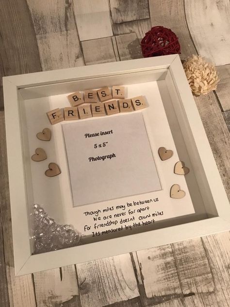 Best Friend Picture Frame, Friend Frame, Best Friend Picture Frames, Best Friend Picture, Box Frame Art, Scrabble Frame, Diy Best Friend Gifts, Friends Picture Frame, Bff Birthday Gift