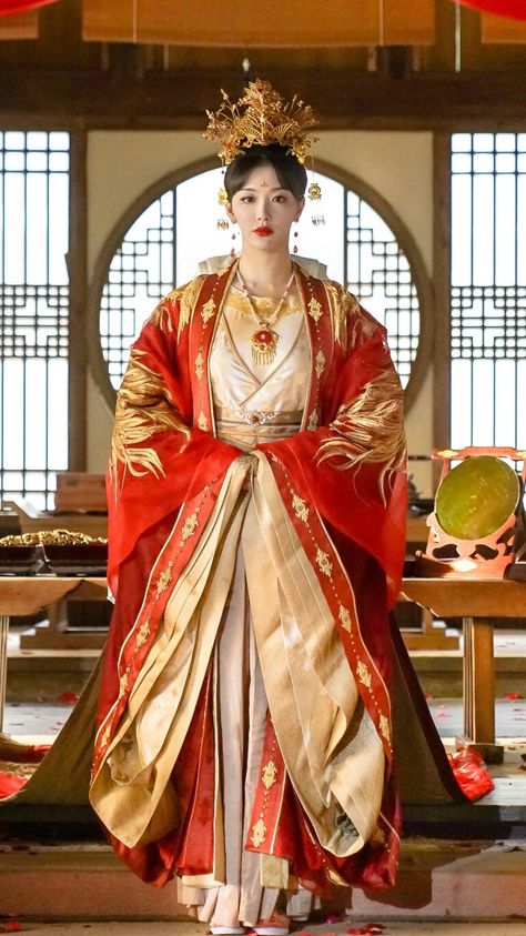 Ancient China Clothing, Ancient Princess, Chinese Empress, Chinese Fancy Dress, Ancient Dress, China Clothes, Korean Traditional Dress, Chinese Style Dress, Queen Outfit