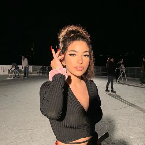 V <3 on Instagram: “went ice skating today & didn’t fall once... vereena : 1 ice rink : 0” Vereena Sayed, Obx Aesthetic, Outfit Poses, Hair Clips 90s, Selfie Inspo, Beautiful Human, Fav Youtubers, Ice Rink, Butterfly Clips