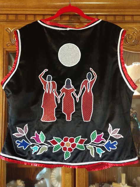 Beaded Vest Native American, Native American Applique Designs, Aboriginal Fashion, Native American Jingle Dress, Native American Style Outfits, Native American Vest, Native American Ribbon Work, Grass Dance Outfits, Native Clothes