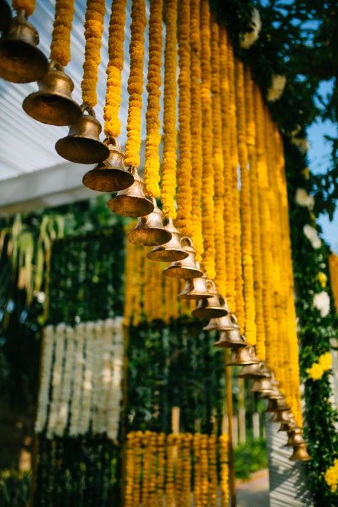 Marigold Flower Wedding Decoration, Satsang Decoration, Marigold Decoration, Marigold Wedding Decoration, Simple Floral Decor, Marigold Decor, Home Flower Decor, Wedding Background Decoration, Wedding Entrance Decor