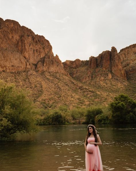 this pretty mama + these mountains >>> 🏷️ - arizona maternity photographer, maternity photos, arizona maternity photos, az maternity photographer #arizonaphotographer #arizonaportraitphotographer #azmaternityphotographer #arizonamaternityphotographer #maternityphotos #azmaternityphotos #azmaternityphotographer Arizona Photographer, Insta Feed, Maternity Photos, Maternity Photographer, Pregnancy Photos, Portrait Photographers, Arizona, Photographer