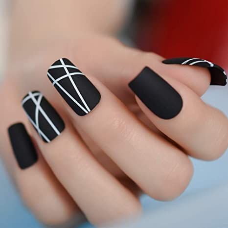 simplple tapered nails Black White Nails, Natural Manicure, Matte Black Nails, Lucet, Short Square Nails, White Nail, Gradient Nails, Nail Length, Fall Nail Designs