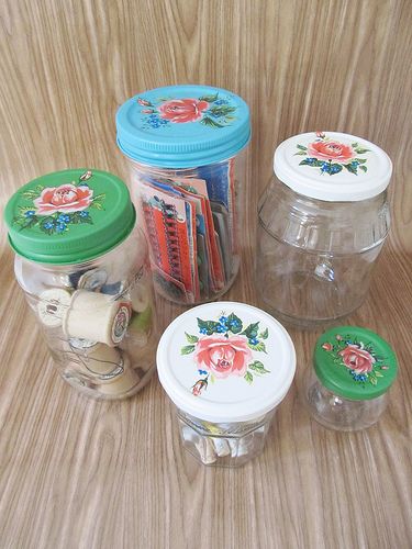 ideas for "upcycling" glass jars and bottles Decorate Jar Lids, Decoupage Jars, Dottie Angel, Glasses Ideas, Pet Pet, Painted Jars, Jar Ideas, Decorated Jars, Jam Jar