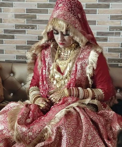 Traditional wedding dress design ideas Dulhan Garara Dress, Garara Dress, Haldi Photoshoot, Punjabi Dress Design, Pashto Quotes, Gharara Designs, Dress Design Ideas, Wedding Dress Design, Amrita Rao