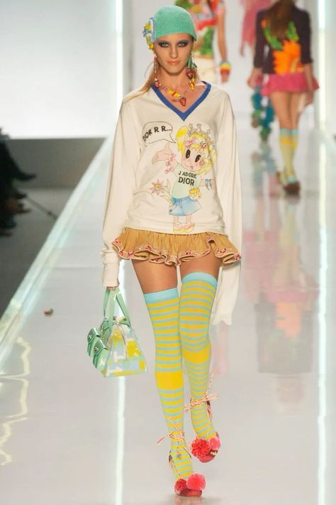 Fashion Shows Aesthetic, Dior Spring 2005, Y2k Looks, Hello Kitty Fashion, 2005 Fashion, Bright Outfit, Fashion Words, Social Influence, Dior Couture