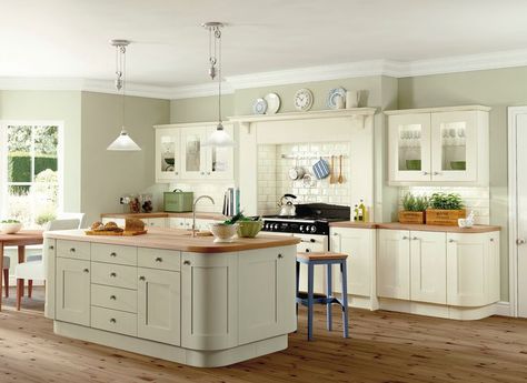 Sage Green Kitchen Walls, Light Green Kitchen, Green Kitchen Walls, Cream Kitchen Cabinets, Sage Kitchen, Sage Green Kitchen, Painted Kitchen Cabinets Colors, Green Kitchen Cabinets, Oak Kitchen Cabinets