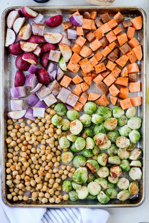 Roasted Fall Veggie Rice Bowls (Meal Prep!) - Simply Scratch Rice Bowls Meal Prep, Great Vegetarian Meals, Veggie Rice Bowl, Veggie Meal Prep, Veggie Rice, Fall Veggies, Vegetarian Meal Prep, Spanish Recipes, Rice Bowls Recipes