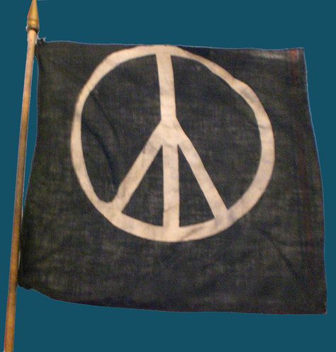 Peace Flag, 1970s Hippie, Hippie Culture, Hippie Peace, Earth Tones, Artifacts, Peace Symbol, Folk Art, Flag