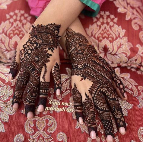 Mehndi Pakistani Design, Full Palm Mehndi Design Unique 2024, New Bridal Mehndi Designs 2024 Pakistani, Simple Pakistani Mehndi Designs, Pakistani Bridal Mehndi Designs Unique, Mhndi Design, Mehndi Hand, Kashees Mehndi, Bride Mehndi