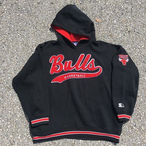 Chicago Bulls Hoodie, 90s Chicago Bulls, Red Sox Jersey, Bulls Basketball, Layered Hoodie, Dennis Rodman, American Sports, Classic American, Chicago Bulls