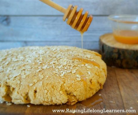 Viking Bread, Scandinavian Bread, Viking Food, Scandinavian Country, Medieval Recipes, Kids In The Kitchen, Healthy Bread Recipes, Norwegian Food, Vegan Lunch Recipes