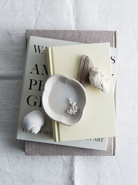 lingered upon: Object studies Newspaper Inspiration, Food New York, Flat Lay Inspiration, Object Photography, Prop Stylist, Still Photography, Prop Styling, Flatlay Styling, Famous Photographers