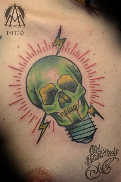 #lightbulb #skull Traditional Tattoo Man, Lightbulb Tattoo, Tattoo Man, Skull Artwork, Traditional Tattoo, I Tattoo, Tattoos For Guys, Watercolor Tattoo, New Art