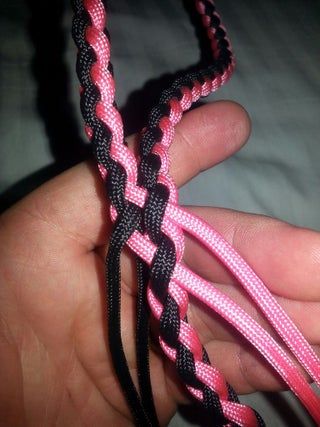 Paracord Dog Leash Tutorial, Rope Bracelets Tutorial, 4 Strand Round Braid, Dog Leash Diy, Paracord Leash, Braided Dog Leash, Round Braid, Dog Collar Pattern, Paracord Projects Diy