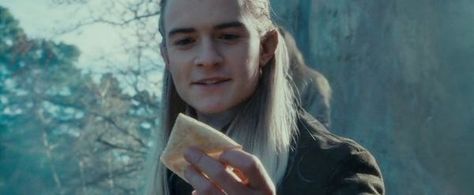 How Much Lembas Would the Fellowship Have Needed to Walk into Mordor? - Neatorama Bread Meme, Lembas Bread, Hobbit Food, Space Food, Recipe Icon, Second Breakfast, Milk Shakes, Fellowship Of The Ring, Honey And Cinnamon