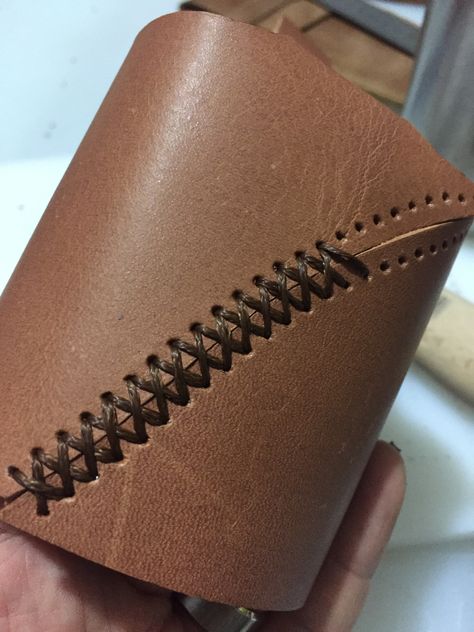 Leather Molding, Diy Leather Working, Leather Working Projects, Costume Bags, Diy Leather Projects, Diy Leather Bag, Leather Stitching, Leather Craft Tools, Leather Diy Crafts