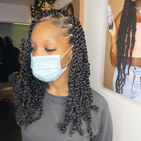 16 Inch Passion Twists Hairstyle, Back Length Passion Twists, Fancy Braided Hairstyles For Black Women, Black Women Hairstyles Twist, Short Braided Hairstyles For Black Women Protective Styles, Passion Twists Natural Hair Short, Feed In Twists Hairstyles, Bob Length Passion Twists, Small Short Passion Twists