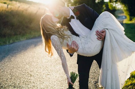 beautiful Photo Ideas Poses, Engagements Pictures, Family Photoshoot Poses, Family Wedding Photos, Byron Bay Weddings, Wedding Inspired, Fashion Minimalist, Wedding Photo Ideas, Hello May