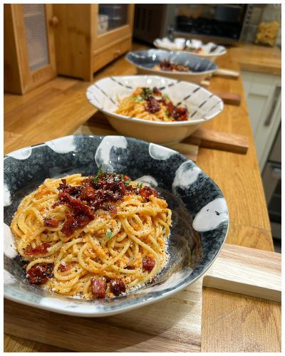 Chicken Caseroles, Chorizo Carbonara, Garlic Puree, Chopped Garlic, Budget Friendly Recipes, Fresh Garlic, Smoked Paprika, Pasta Dishes, Cooking Time