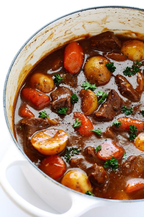 Dutch Oven Beef Stew, Oven Beef Stew, Guinness Beef Stew, Irish Beef Stew, Fete Saint Patrick, Easy Beef Stew, Homemade Beef Stew, Stew Meat Recipes, Beef Stew Crockpot