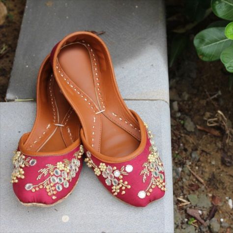 * Maroon base with beads and mirror work embellishments on flat shoes. * Cushioned Insole. * Leather Out sole. * Easy and comfortable to wear. * Perfect for every occasion. * Best in quality. * Handmade. Mirror Work, Ballet Flat Shoes, Ballet Flat, Flat Shoes, Lady In Red, Ballet Flats, 6 Inches, Shoes Flats, How To Memorize Things