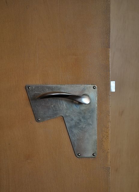 arne jacobsen, hardware for glostrup town hall, 1953-1959 by seier+seier, via Flickr Arne Jacobsen, Space Furniture, Copenhagen Denmark, Town Hall, Objects Design, Danish Design, Door Handle, Door Design, Architecture Details