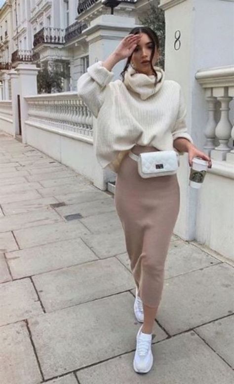 Rok Outfit, Long Skirt Outfits, Winter Fashion Outfits Casual, Skirt And Sneakers, Outfit Trends, Trendy Fashion Outfits, Looks Chic, Fashion 2020, Fashion Mode