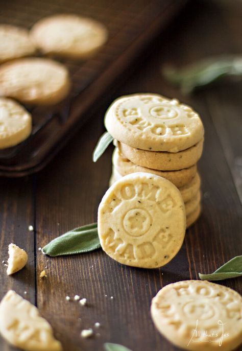 lemon sage shortbread cookies - All that's Jas Garden Wedding Food, Wedding Food Ideas, Sage Recipes, Shortbread Recipe, Shortbread Cookie Recipe, Silver Sage, Shortbread Cookie, Dessert Bar, Shortbread Cookies