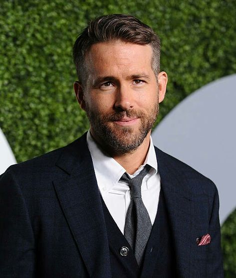 Ryan Reynolds 2024, Ryan Reynolds Icons, Ryan Reynolds Aesthetic, Blake Lively Child, Ryan Reynolds Deadpool, Chris Martin Coldplay, Friends Episodes, Zoo Wee Mama, Human Poses Reference