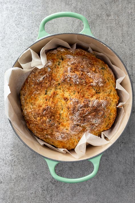 Cheese and herb Irish soda bread - Simply Delicious Baked Food, Irish Soda Bread Recipe, Knead Bread Recipe, Irish Soda, Dutch Oven Recipes, Irish Soda Bread, Hearty Stews, Soda Bread, Easy Bread Recipes