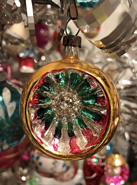 Antique deep indent Christmas tree ornament. Antique Christmas Ornaments, Old Christmas, Antique Christmas, Christmas Past, Christmas Memory, Vintage Christmas Tree, Vintage Christmas Decorations, Vintage Christmas Ornaments, Christmas Love