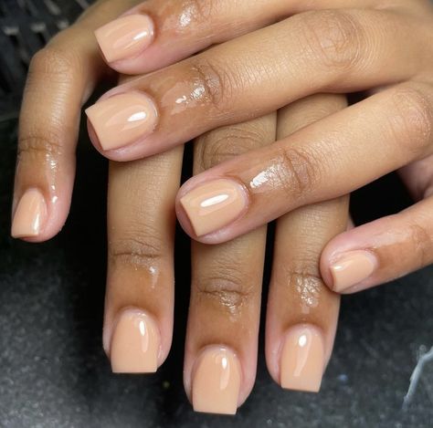 Gel Polish On Natural Nails Black Women, Nude Short Nails Ideas, Nude Nails Black Women Dark Skin, Soft Pink Nails Black Women, Natural Manicure Black Woman, Black Woman Nails, Natural Pink Nails Black Women, Ombre Acrylic Nails, Casual Nails